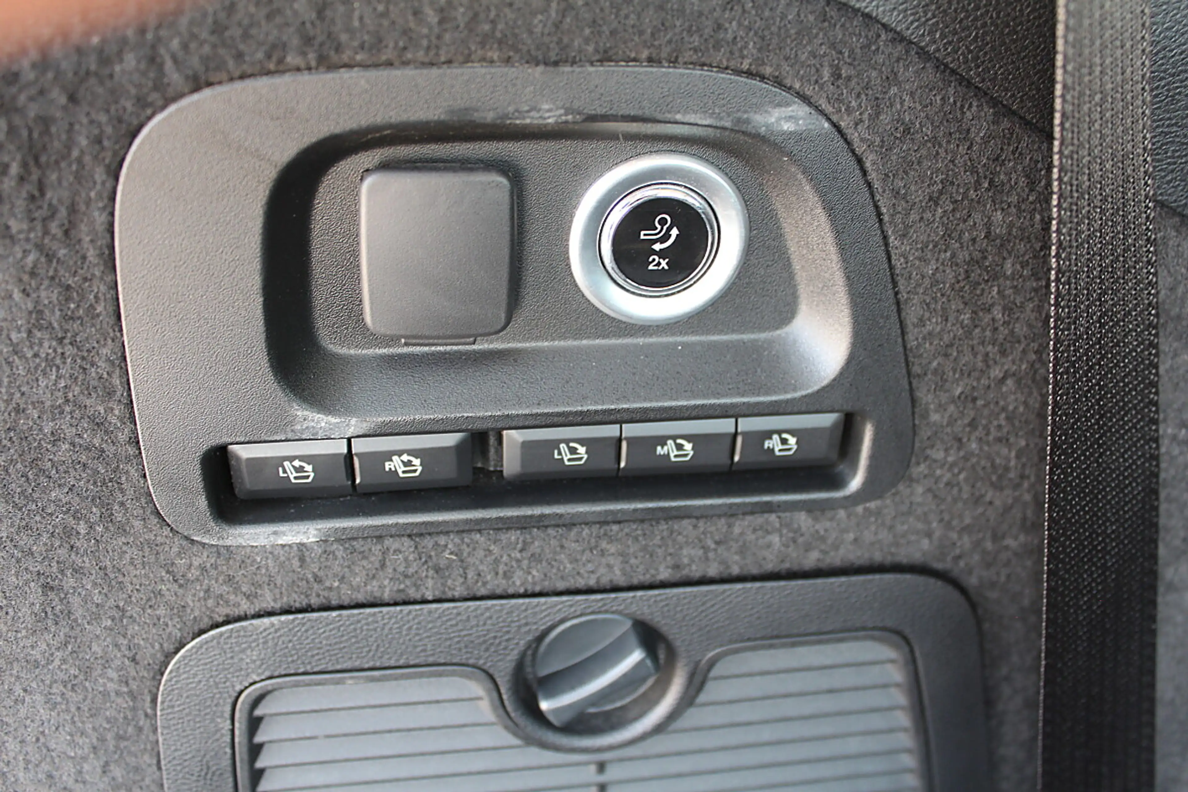 Ford Galaxy 2.0 EcoBlue Titanium Aut. 7-Sitzer Keyless Spur... — photo 15