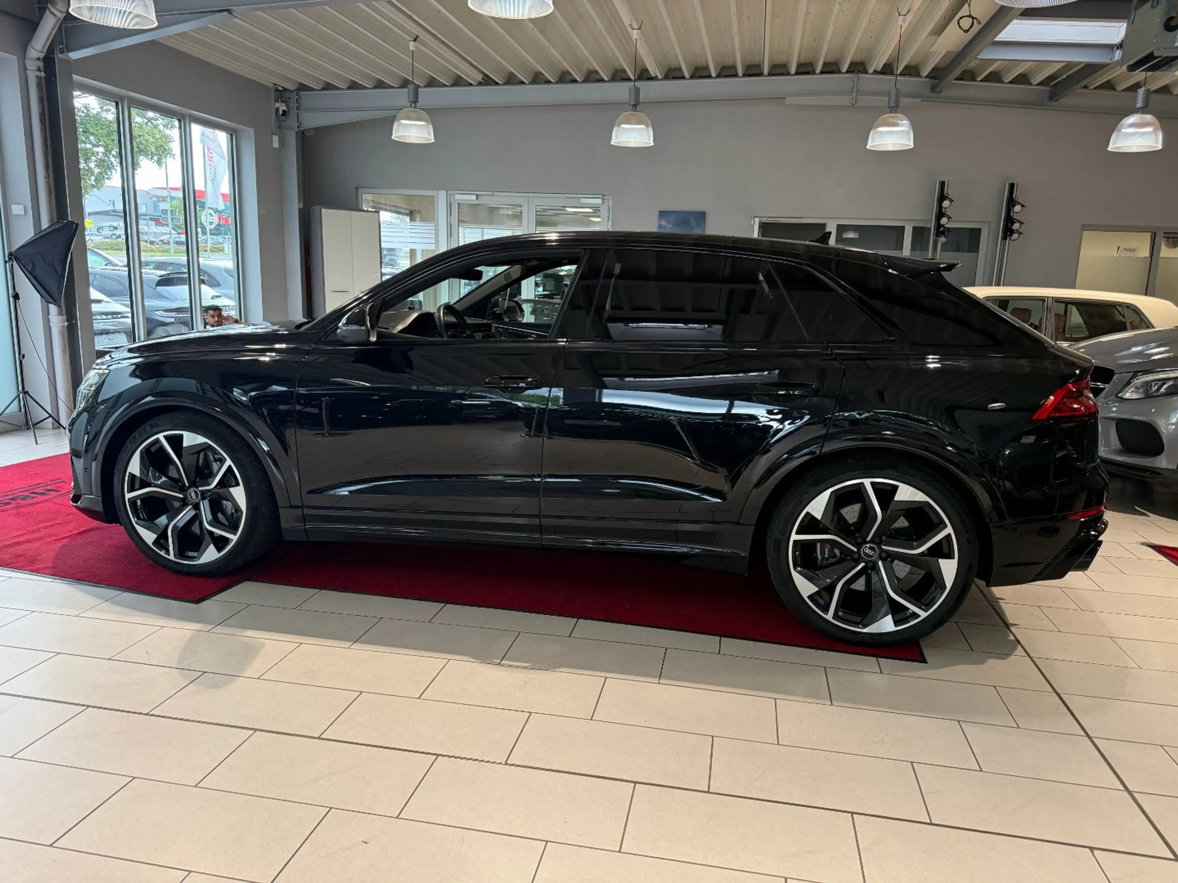 Audi RS Q8 4.0 TFSI quattro*Standheizung*Panorama — photo 4