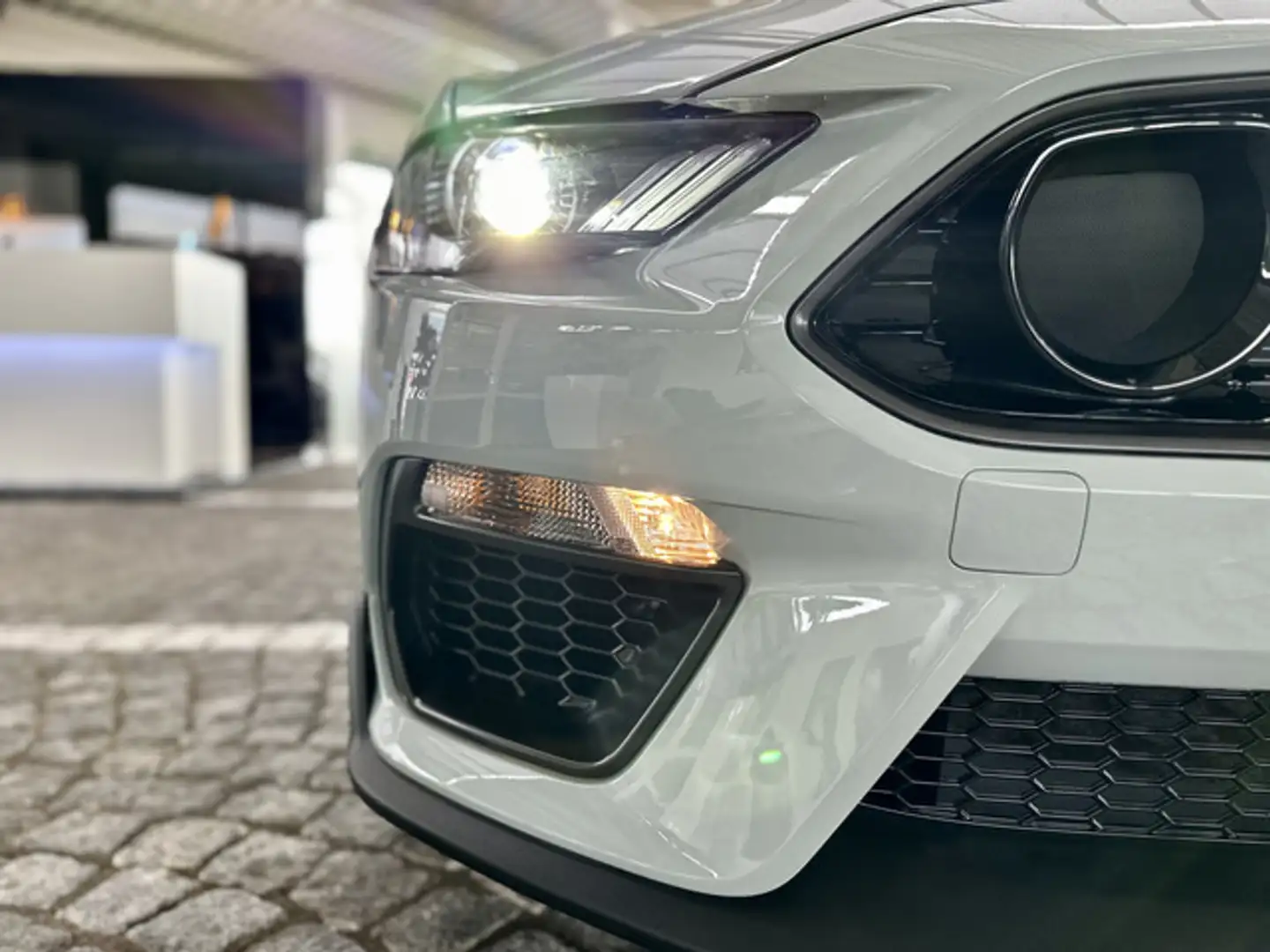 Ford Mustang Mach1 RECARO |Frontkamera + Y-Design Gris - 2