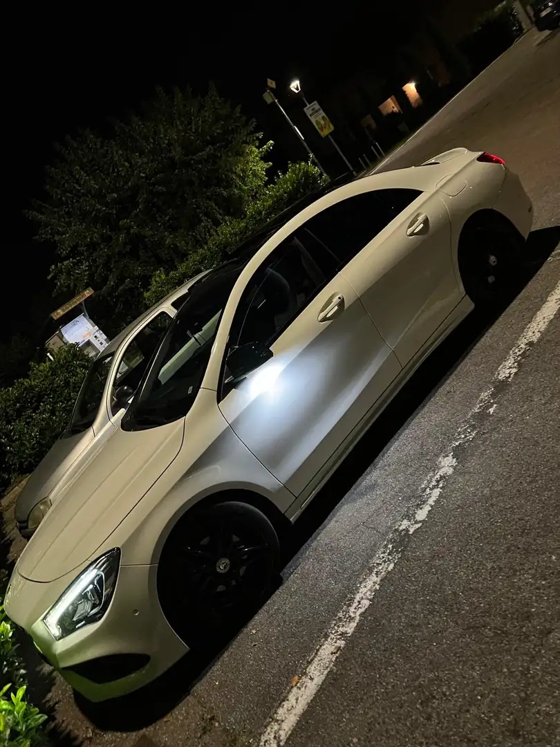 Mercedes-Benz CLA 220 Allestimento amg Bianco - 2