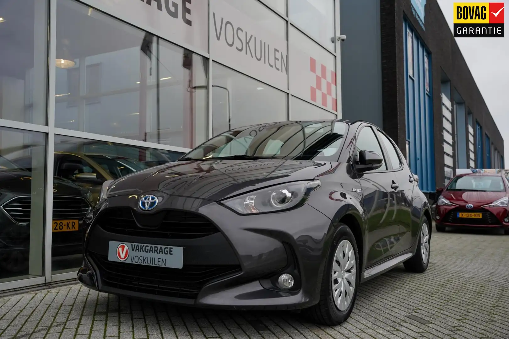 Toyota Yaris 1.5 Hybrid Business | Navi |Camera Grijs - 1