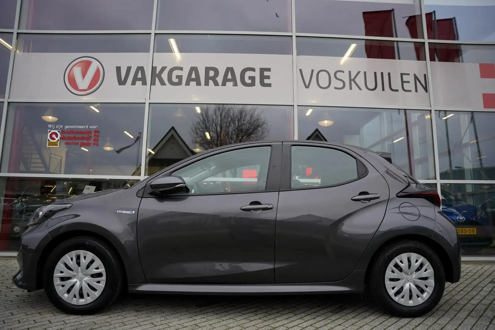 Toyota Yaris 1.5 Hybrid Business | Navi |Camera Grijs - 2