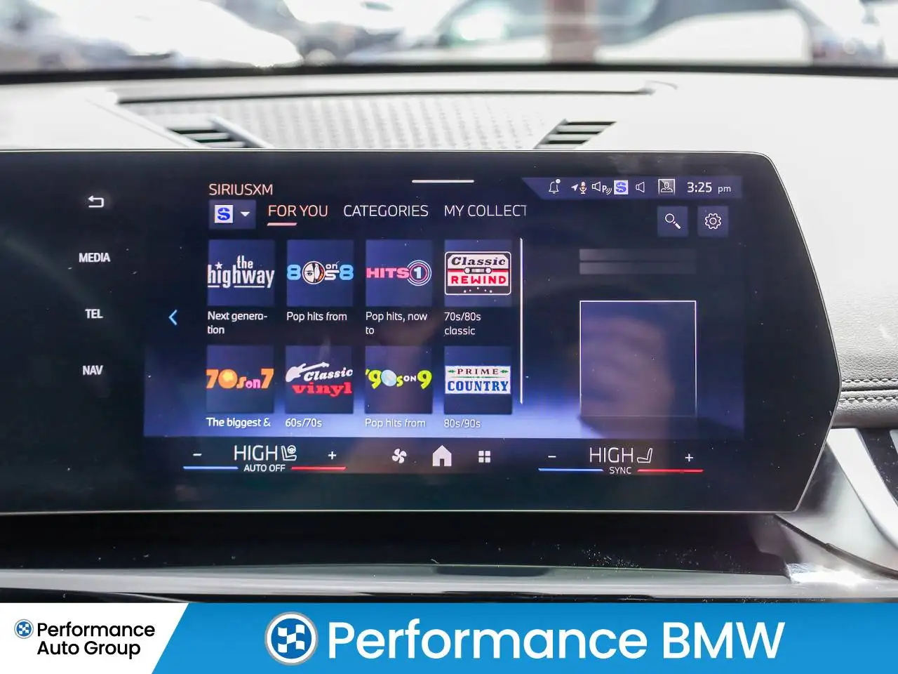 BMW X1 снимка BMW X1