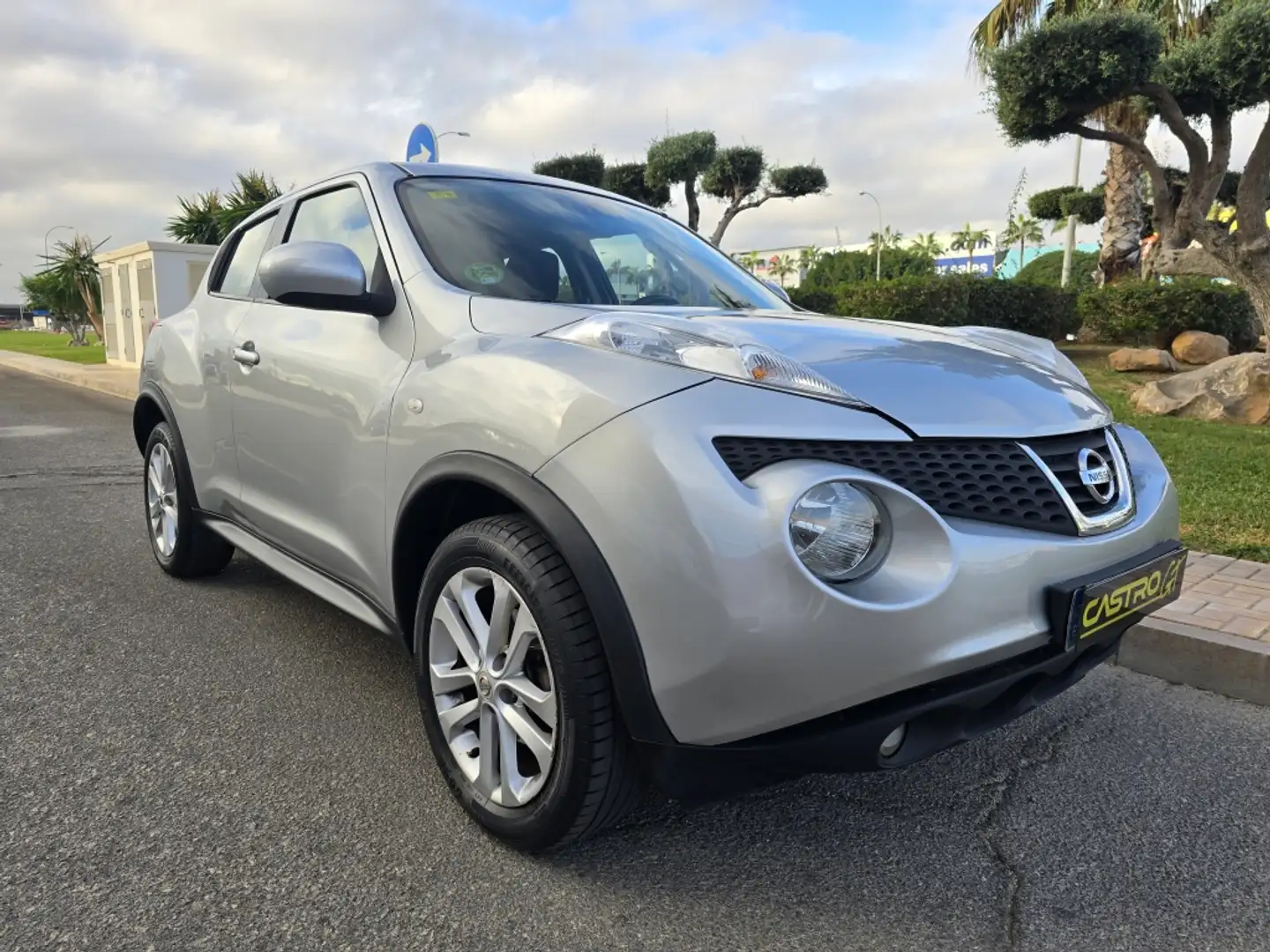 Nissan Juke 1.6i Acenta Gris - 1