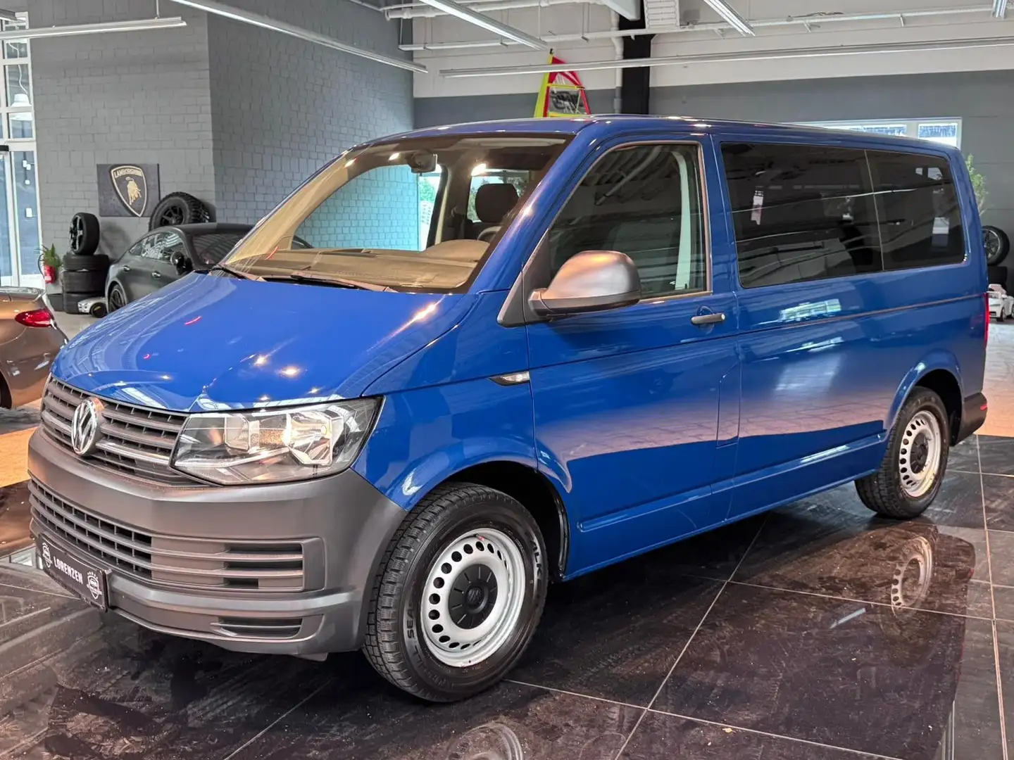 Volkswagen T6 Kombi Kombi 9-Sitzer Audio ZV S-Heft 1.Hand Azul - 1