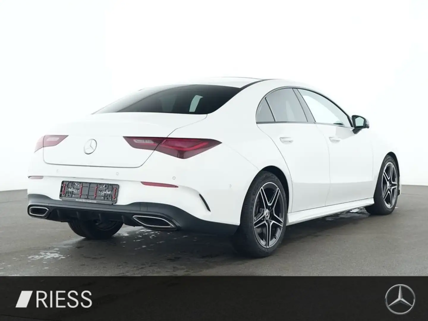 Mercedes-Benz CLA 200 d Coupé AMG Sport Night Pano AHK W-Paket Weiß - 2
