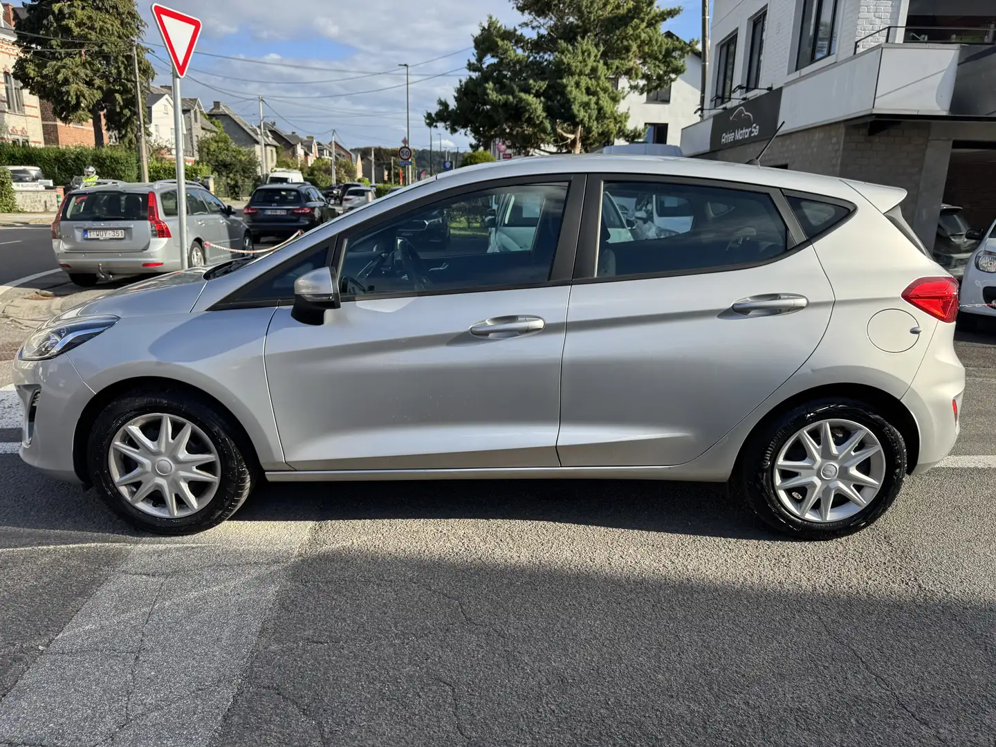 Ford Fiesta Fiesta 1.5 TDCi/Navigation/Climatisation/Radar... Silber - 2