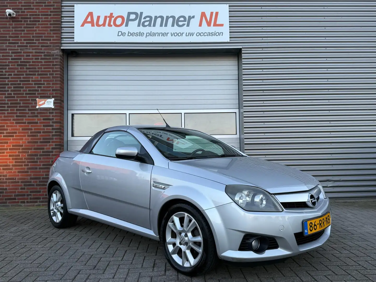 Opel Tigra TwinTop 1.4-16V Cosmo! Navi! Nieuwe APK! Gris - 1