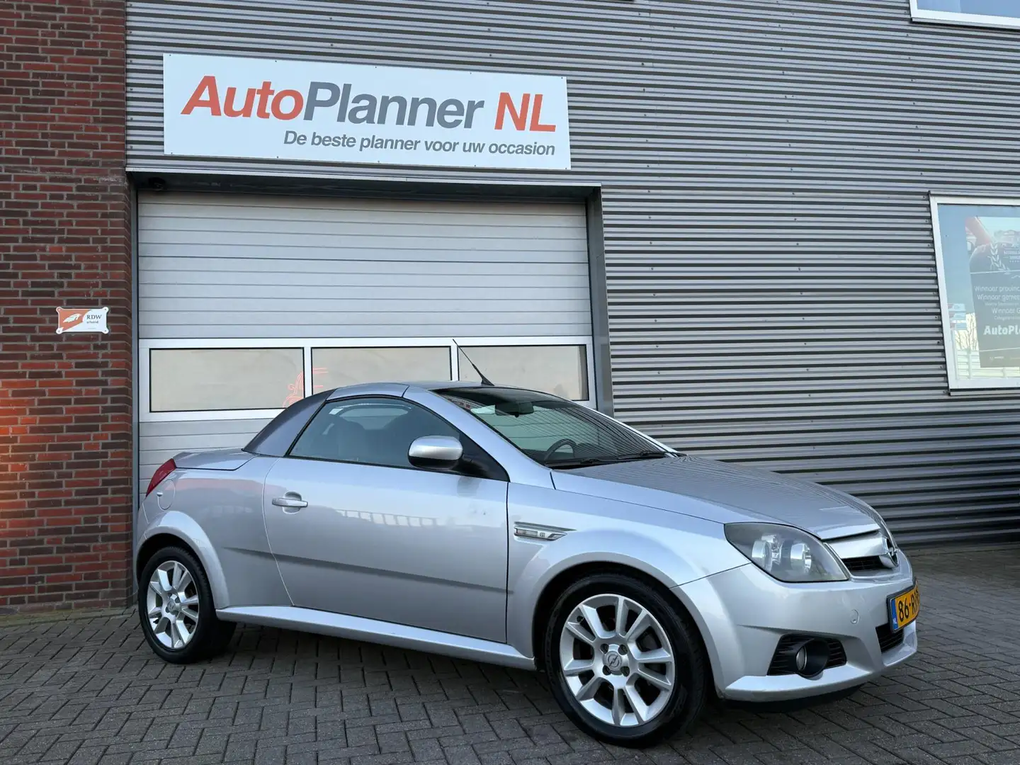Opel Tigra TwinTop 1.4-16V Cosmo! Navi! Nieuwe APK! Gris - 2