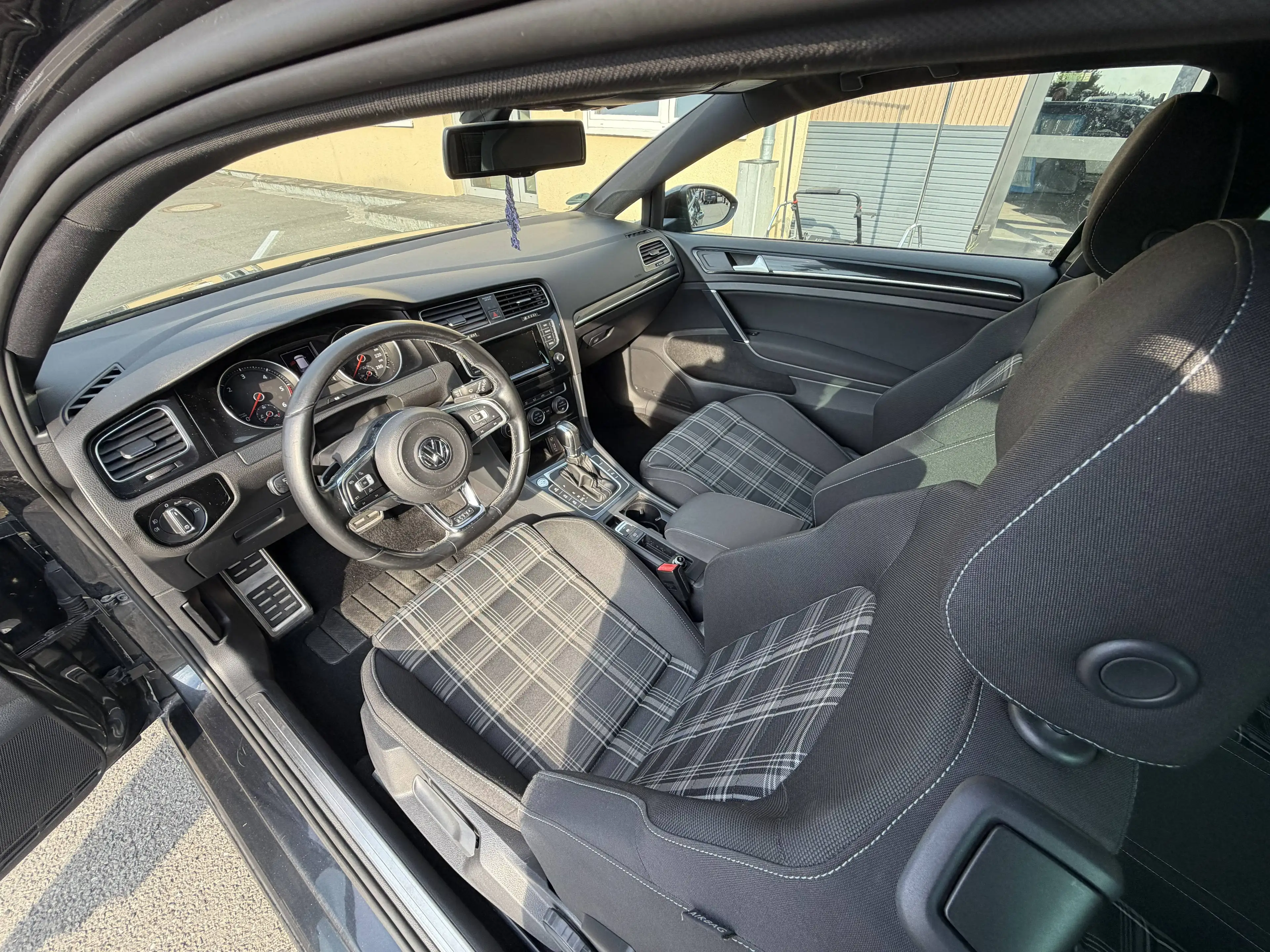 Volkswagen Golf GTD GTD BMT DSG | 184 PS | 105.800 km | 2. Hand | Unfallfrei | VW-Scheckheft | TÜV neu — photo 11