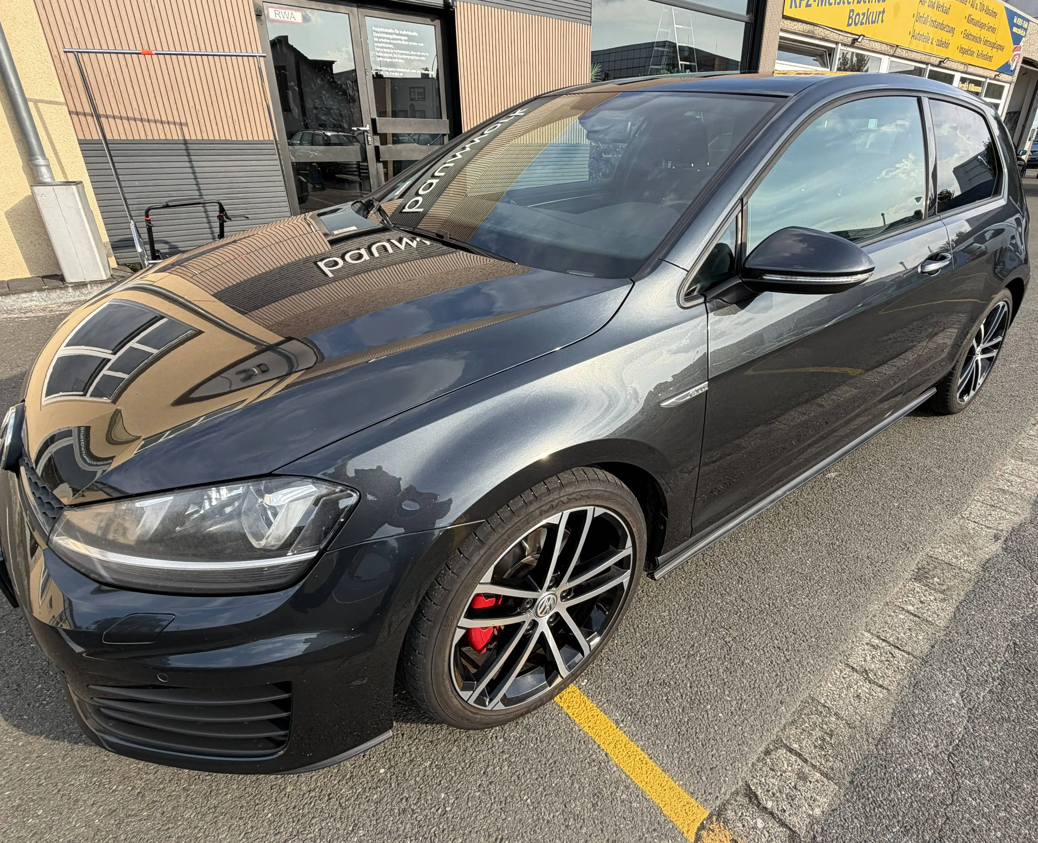 Volkswagen Golf GTD GTD BMT DSG | 184 PS | 105.800 km | 2. Hand | Unfallfrei | VW-Scheckheft | TÜV neu — photo 2