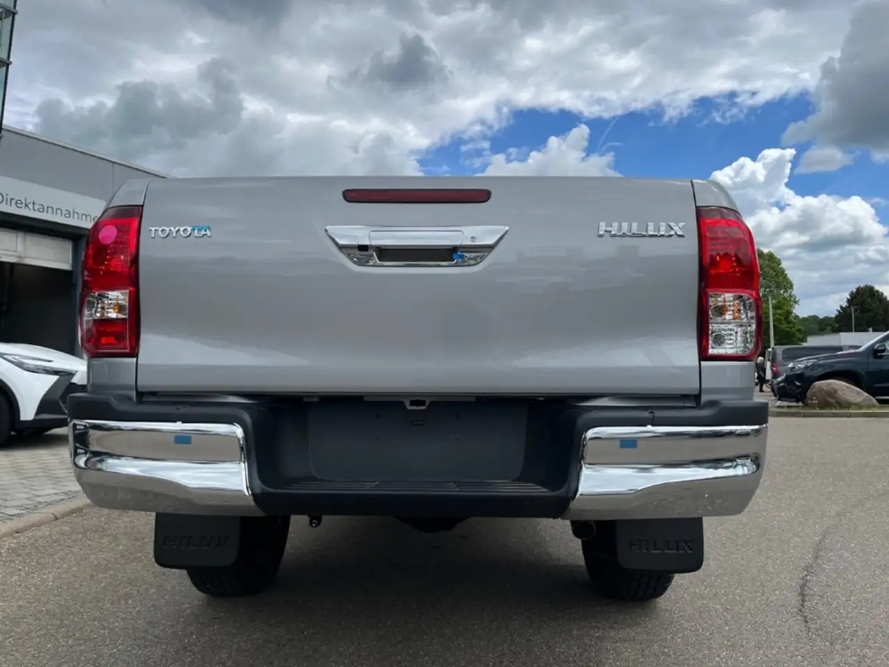 Toyota Hilux Double Cab Comfort 4x4 2.8 D-4D EU6d 11