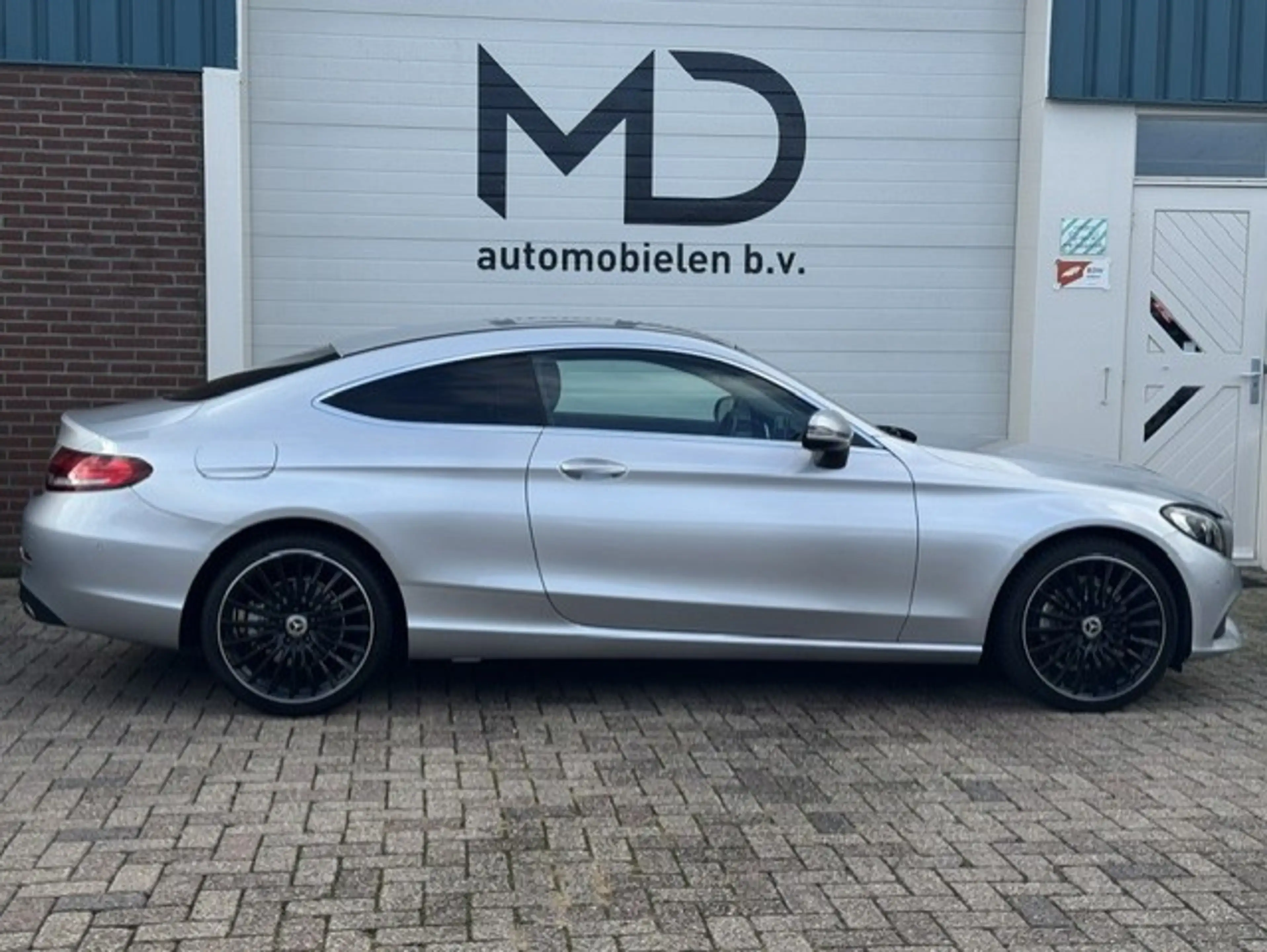 Mercedes-Benz C 180 Coupé Prestige-LED-Stoelverwaming — photo 2