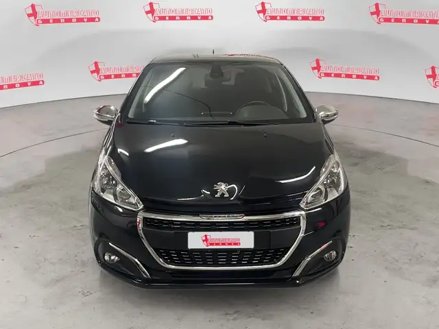 Peugeot 208 view 8