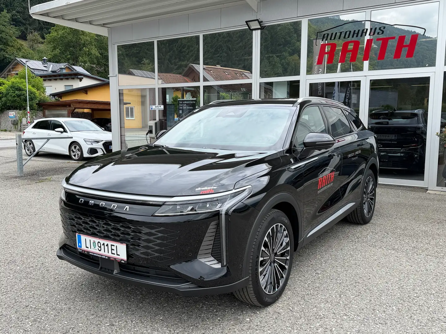 Omoda 9 1,5 PHEV Premium-Line AWD Schwarz - 1
