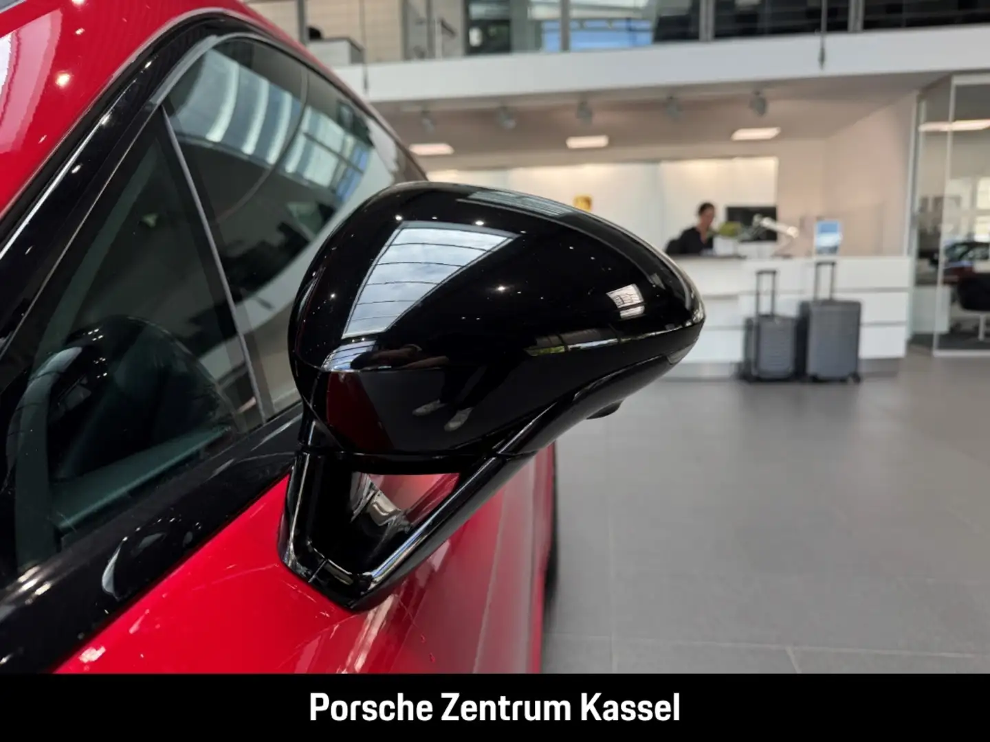 Porsche Panamera GTS Rot - 2