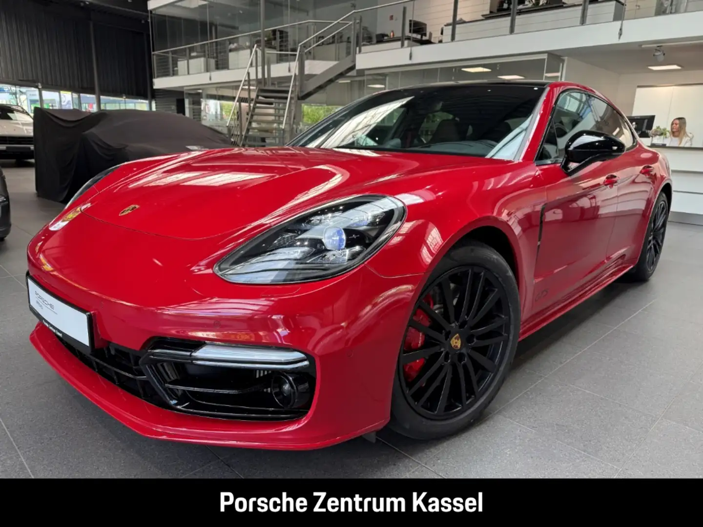 Porsche Panamera GTS Rot - 1