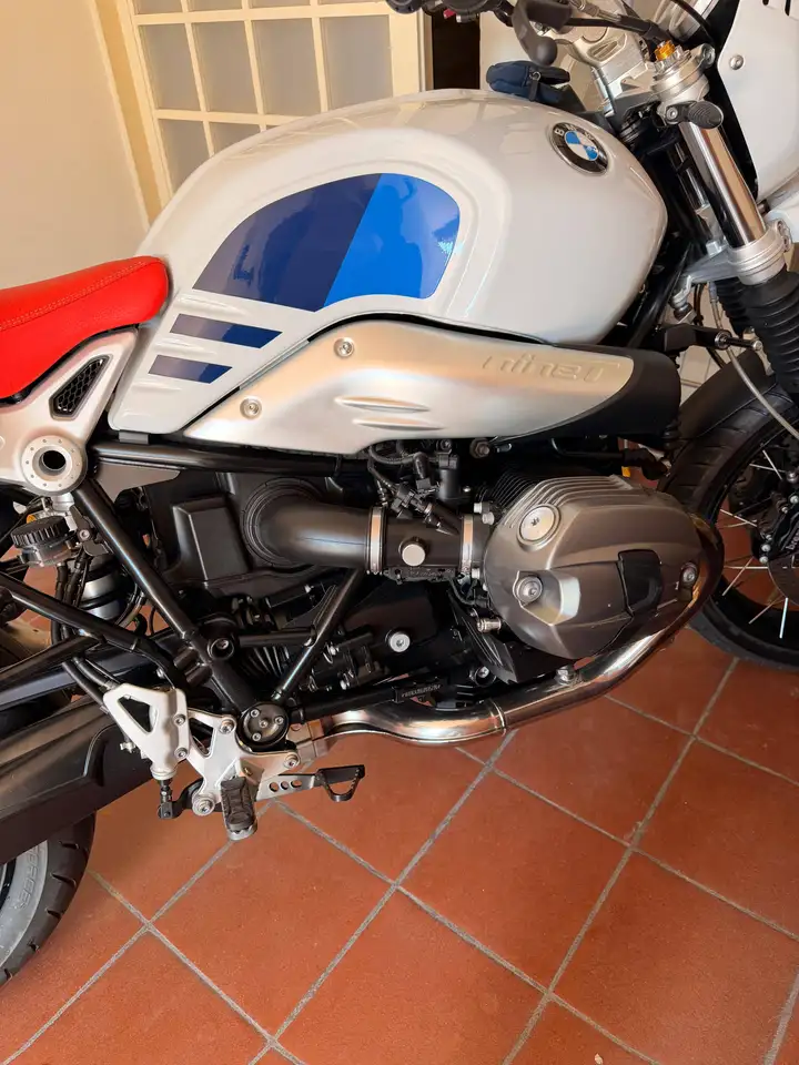BMW R nineT