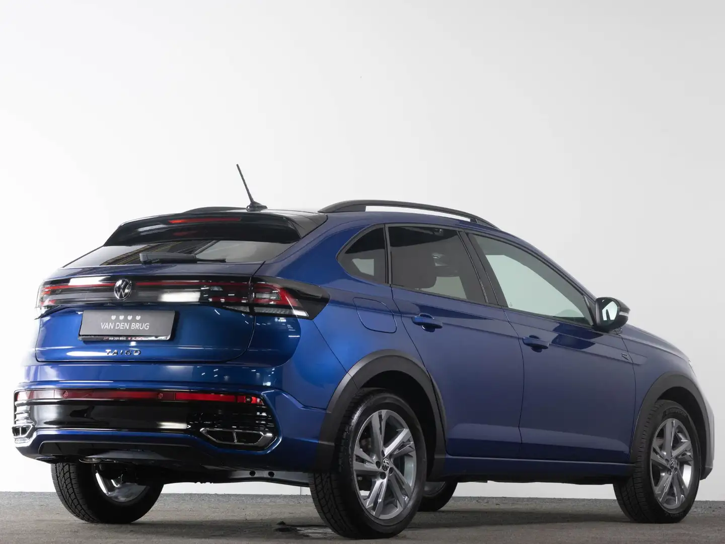 Volkswagen Taigo 1.0 TSI R-Line | All-Season | LED Matrix | Stoelve Blauw - 2