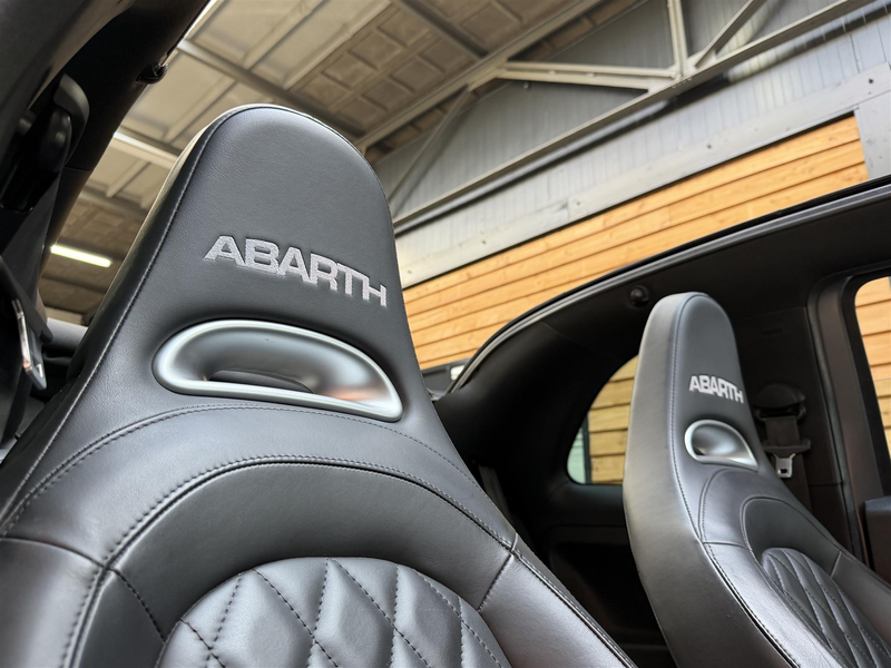 Abarth 595 Turismo 1.4 T-Jet Abarth Turismo 70th Anniversary — photo 10