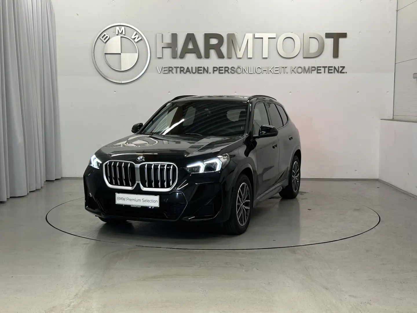 BMW X1 sDrive18d *M-Sportpaket / Premium-Paket / AHV* Schwarz - 2
