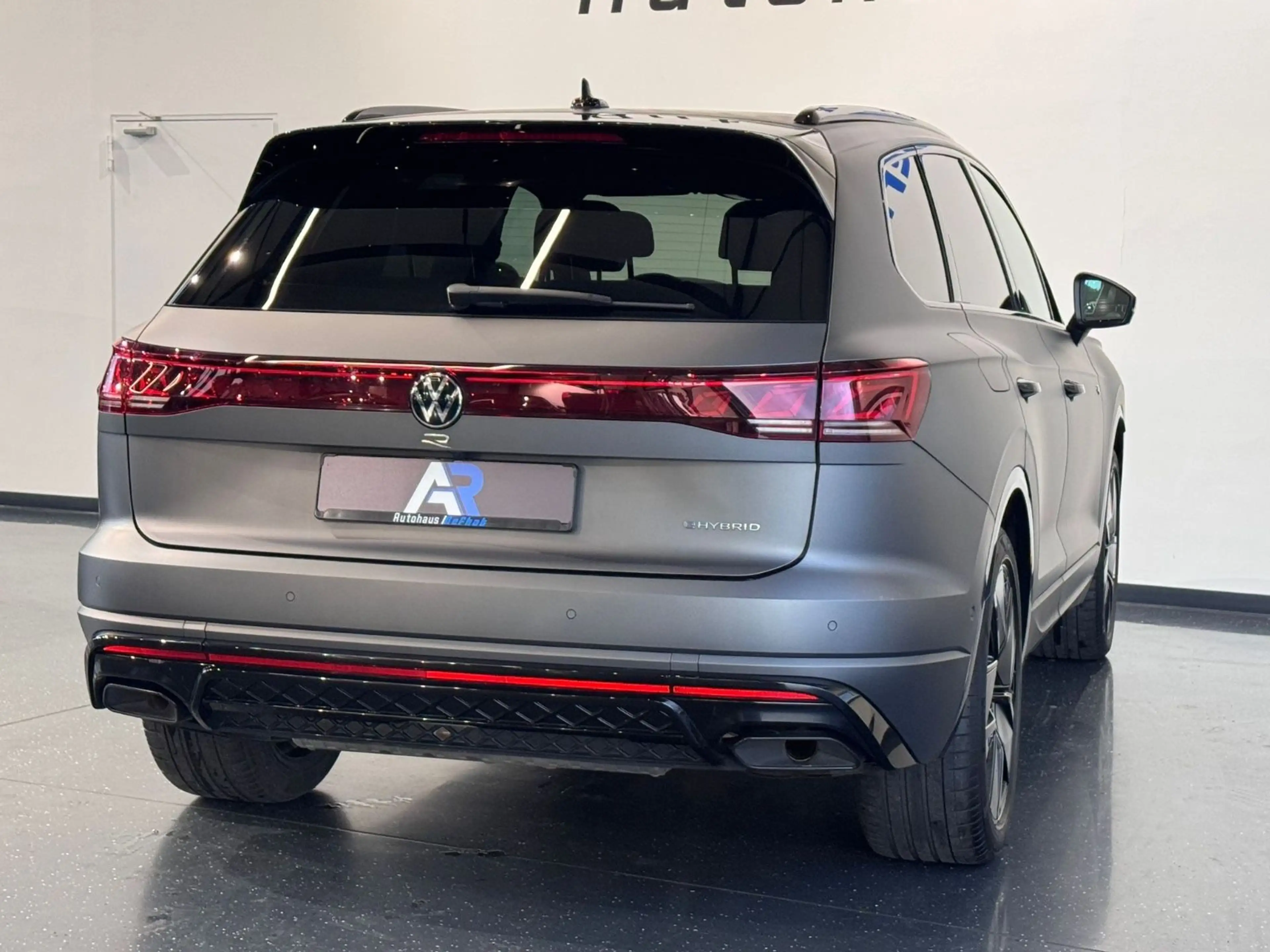 Volkswagen Touareg R 3.0 TSI eHybrid 4Motion*PANO*MATRIX*AH — photo 11