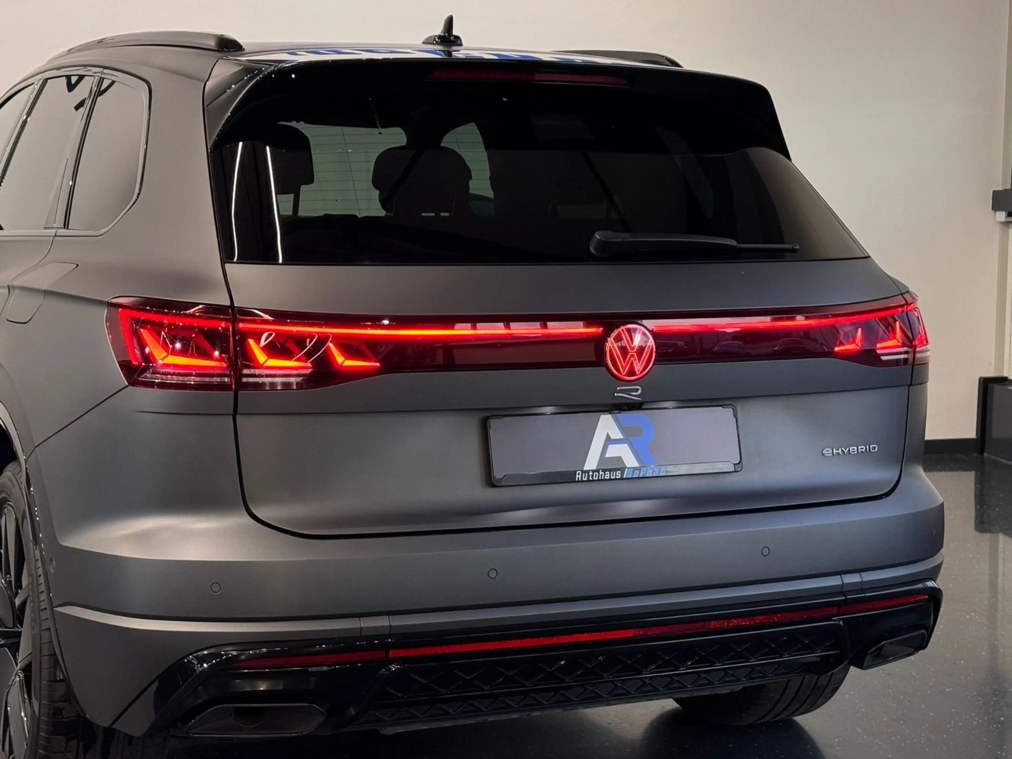 Volkswagen Touareg R 3.0 TSI eHybrid 4Motion*PANO*MATRIX*AH — photo 12