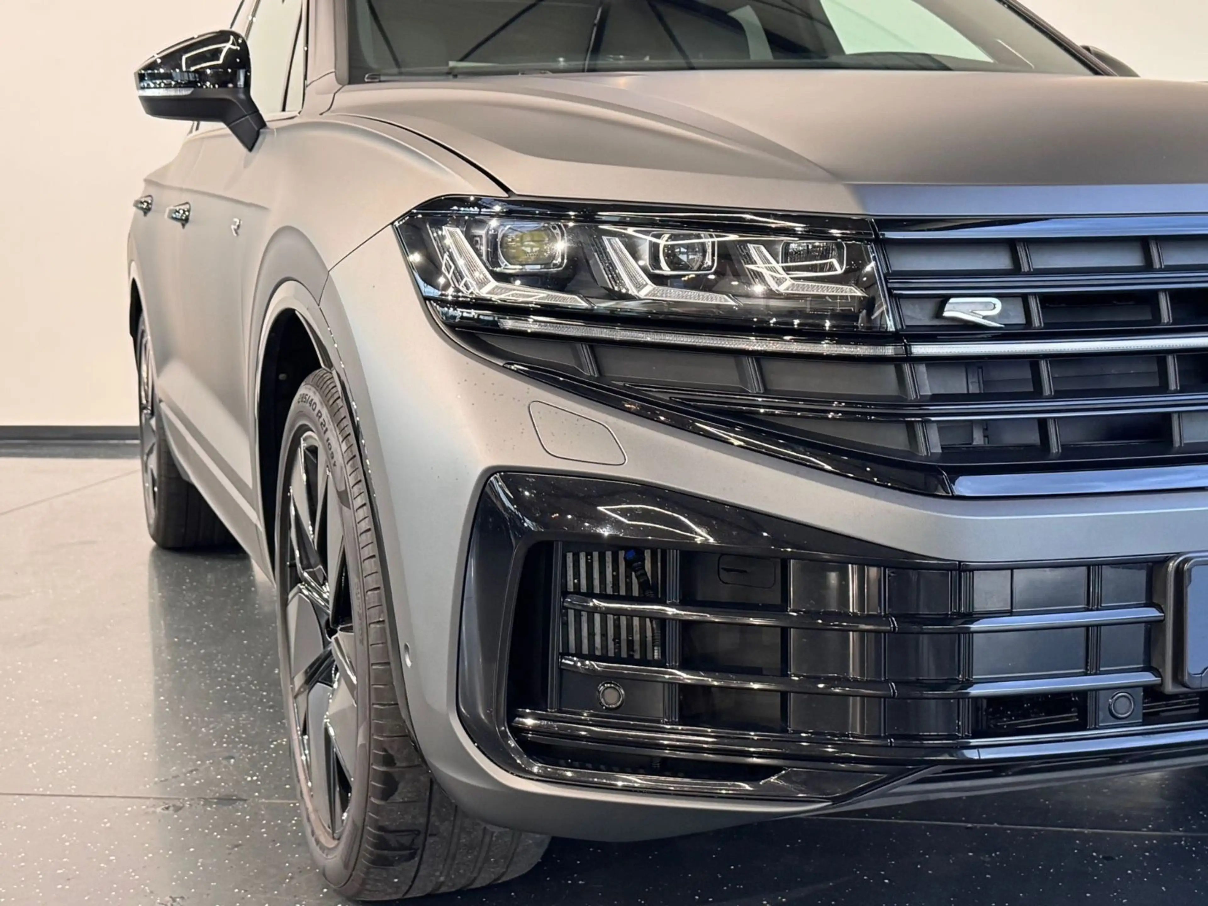 Volkswagen Touareg R 3.0 TSI eHybrid 4Motion*PANO*MATRIX*AH — photo 8