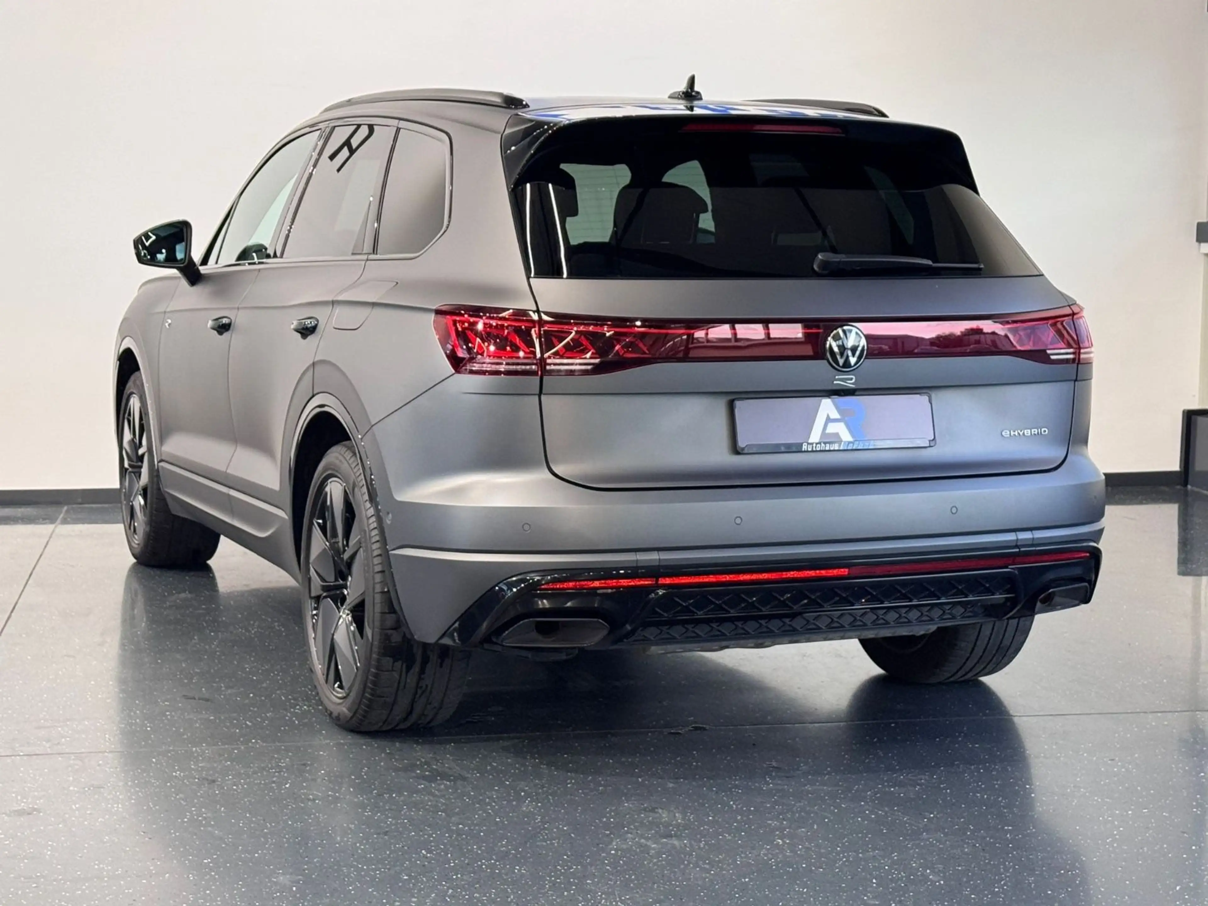 Volkswagen Touareg R 3.0 TSI eHybrid 4Motion*PANO*MATRIX*AH — photo 10