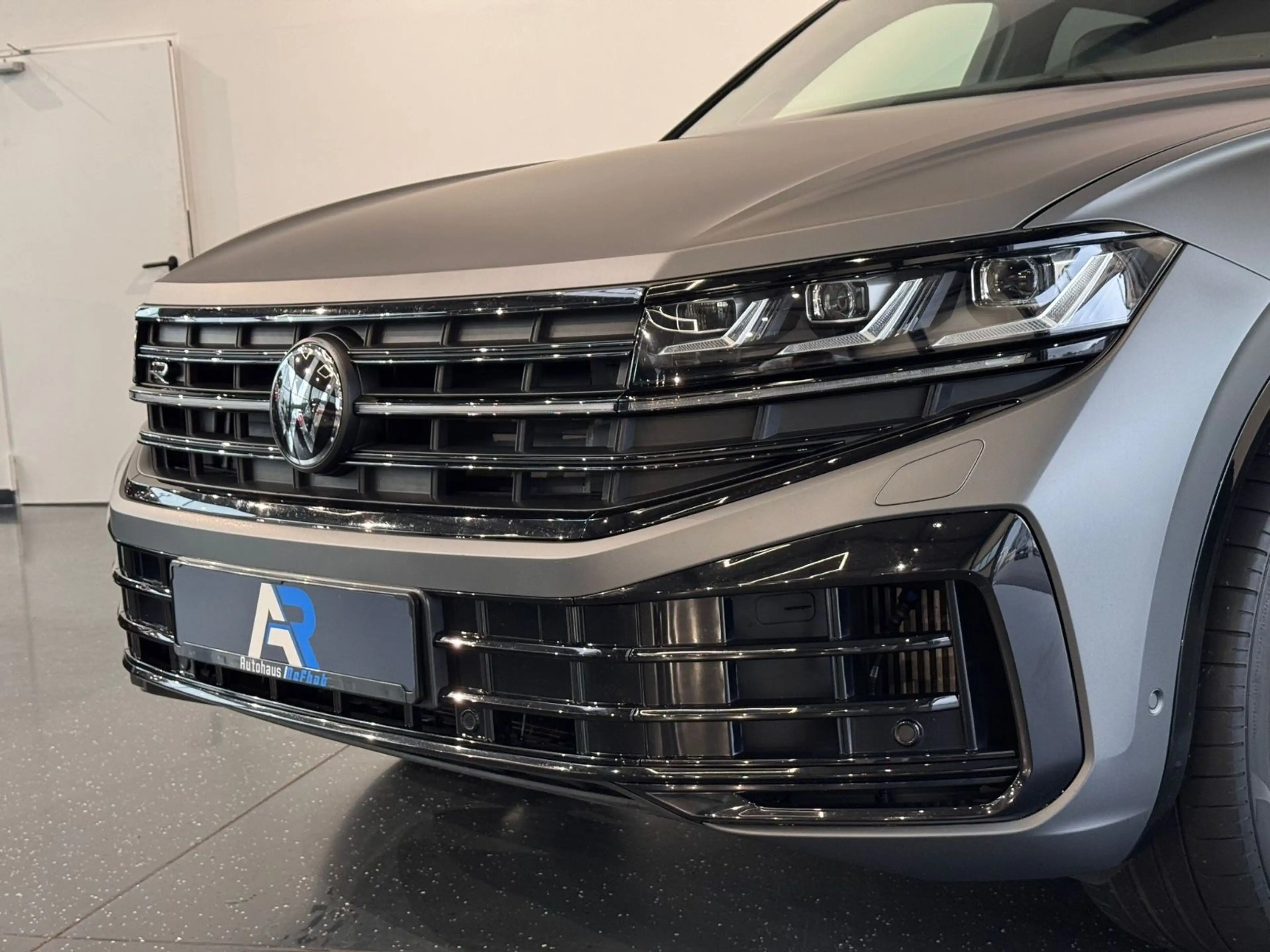 Volkswagen Touareg R 3.0 TSI eHybrid 4Motion*PANO*MATRIX*AH — photo 9