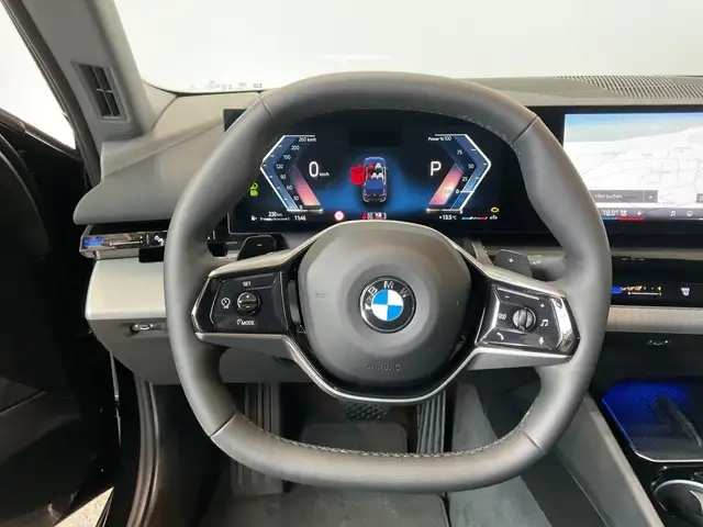 BMW 5 Series view 4