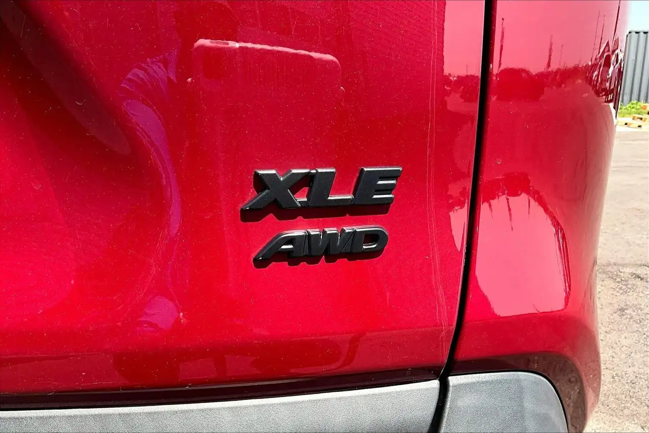 Toyota RAV 4 снимка Toyota RAV 4