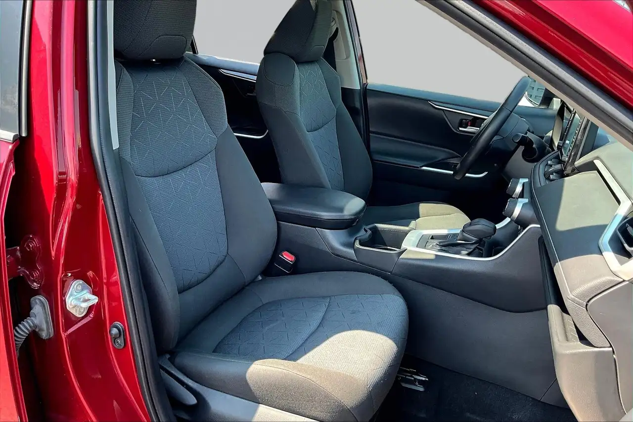 Toyota RAV 4 снимка Toyota RAV 4