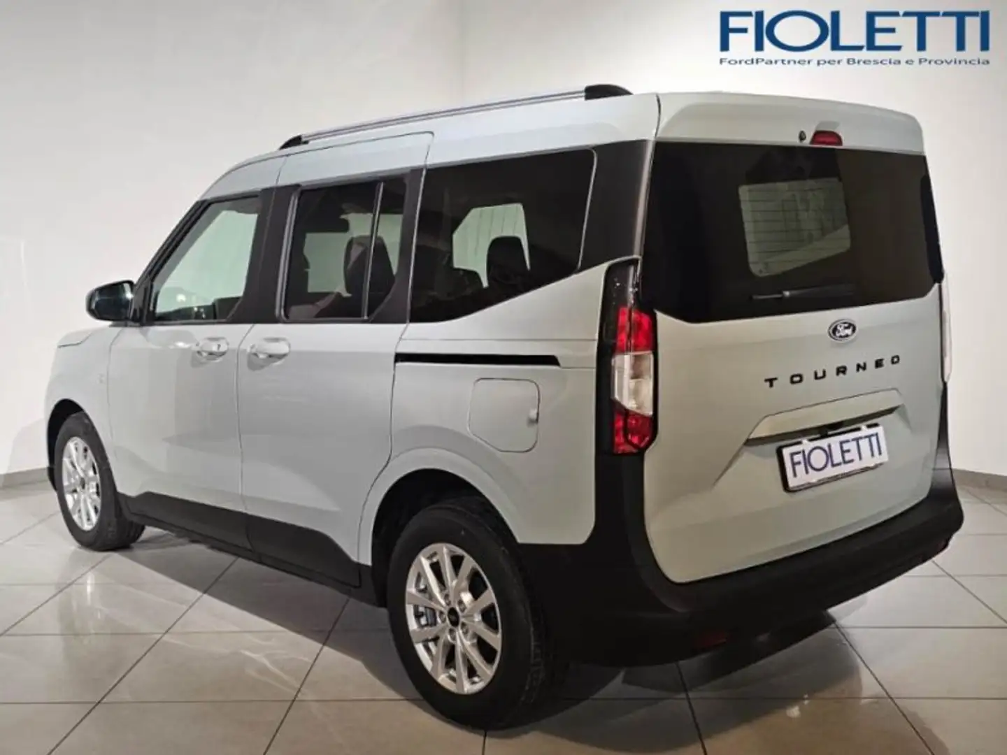 Ford Tourneo Courier Nuovo T. Courier Titanium 1.0 EcoBoost 125 CV 93 Grigio - 2