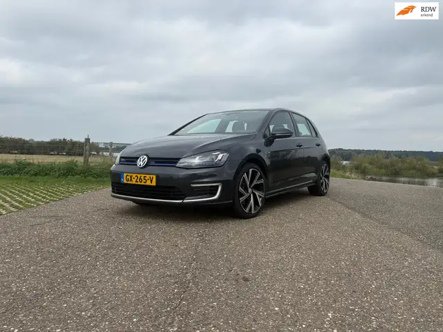 Volkswagen Golf GTE 1.4 TSI
