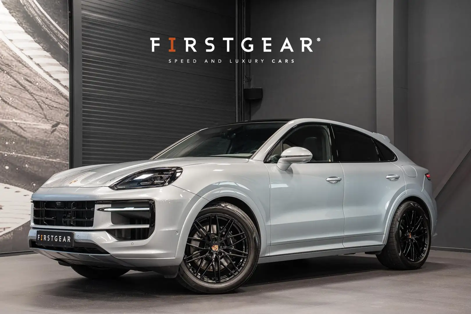 Porsche Cayenne Coupé 3.0 E-Hybrid *Sport-Design / Vierwielbesturi Silber - 1