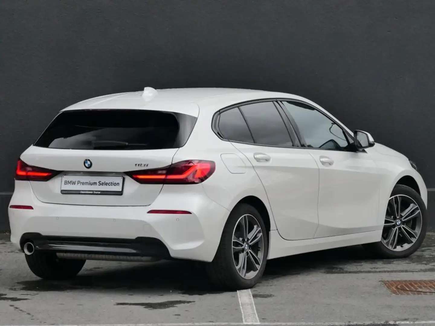 BMW 118 118i Hatch Sport Wit - 2