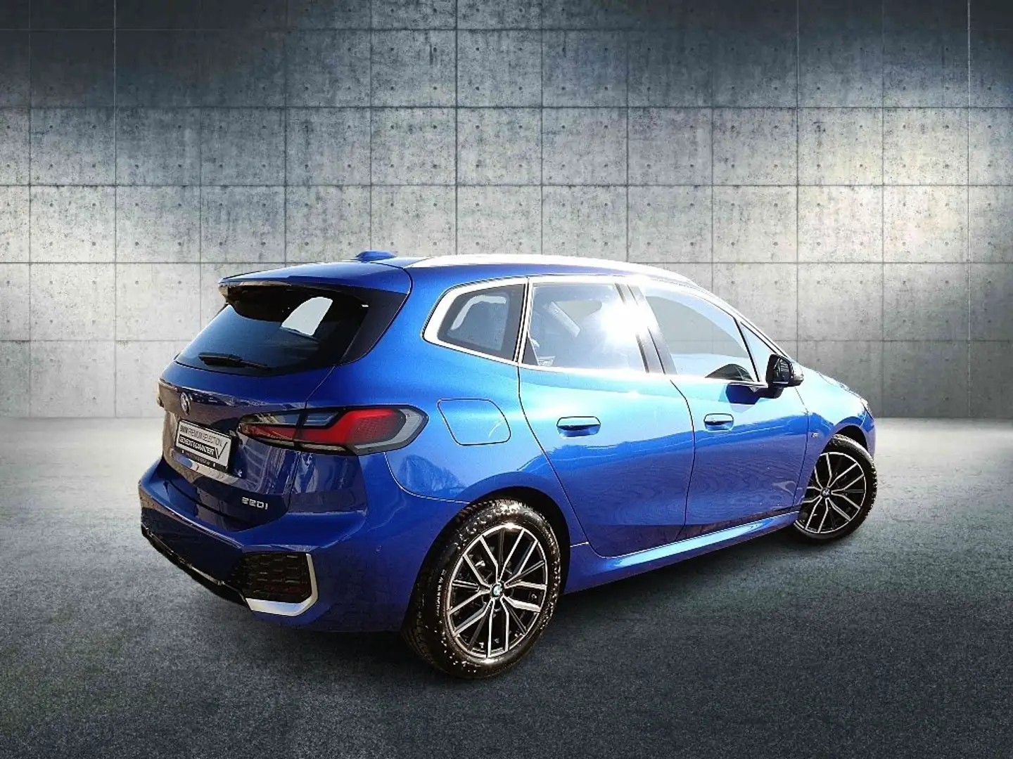 BMW 220 i AT,MSportp.,Pano,HUD,HaKa,el.Sitze,AHK Bleu - 2