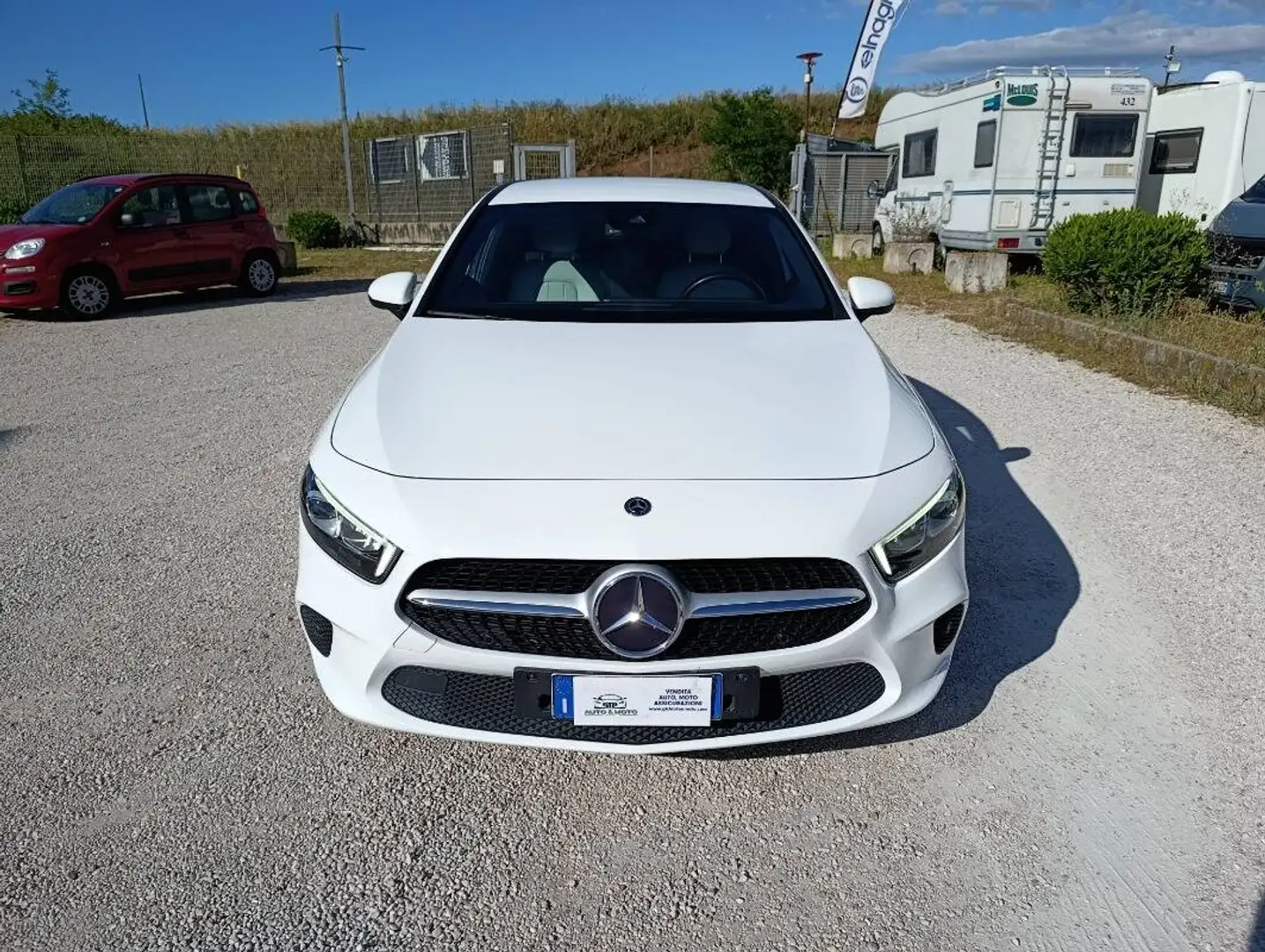 Mercedes-Benz A 180 180 d Business auto Blanc - 2