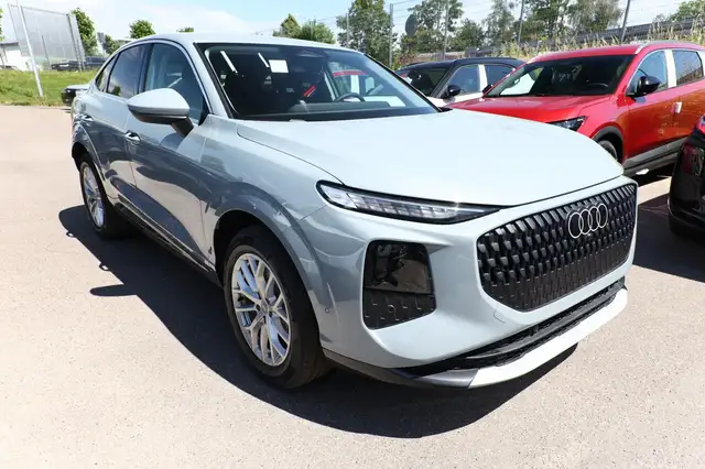 Audi Q3 Sportback Tech LED+ KlimaP Keyl ACC PrivG 18Z 1... Ansicht 2