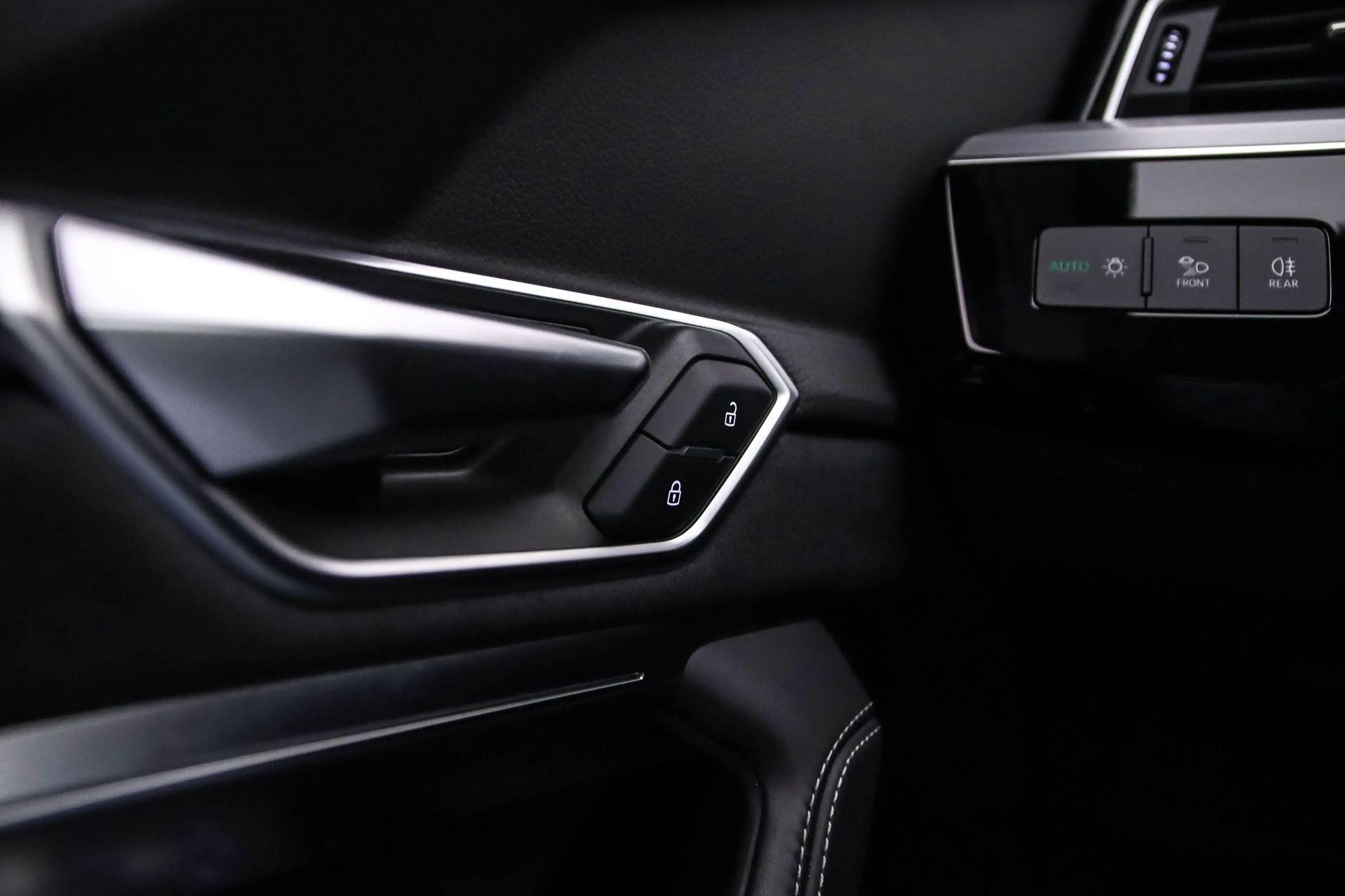 Audi e-tron S quattro 95 kWh | Trekhaak | Panoramadak | Luchtv — photo 11