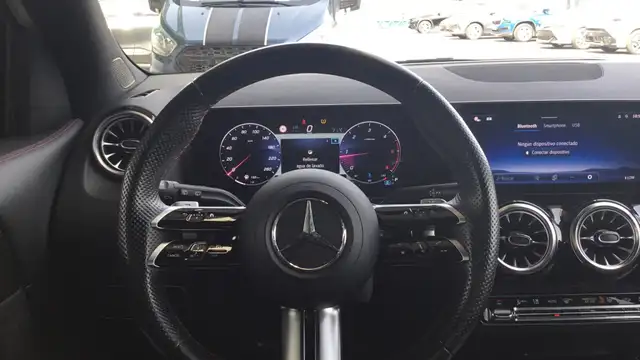 Mercedes-Benz Gla view 9