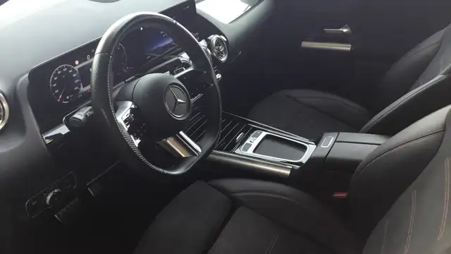 Mercedes-Benz Gla view 6