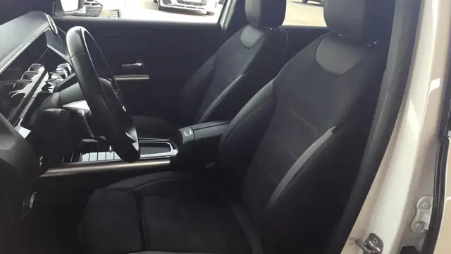 Mercedes-Benz Gla view 7