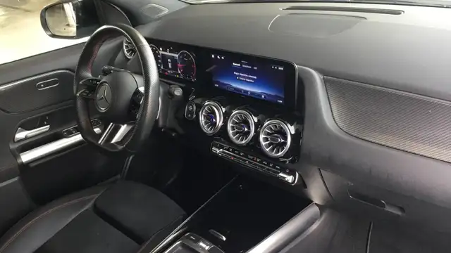 Mercedes-Benz Gla view 10