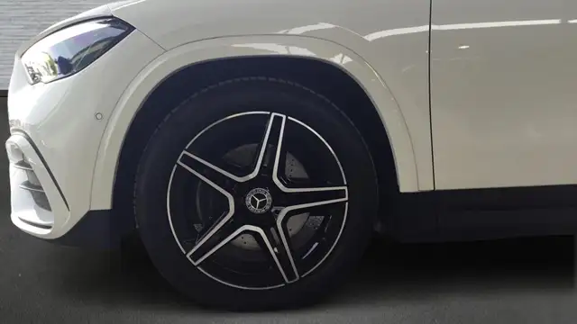 Mercedes-Benz Gla view 5