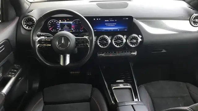 Mercedes-Benz Gla view 8