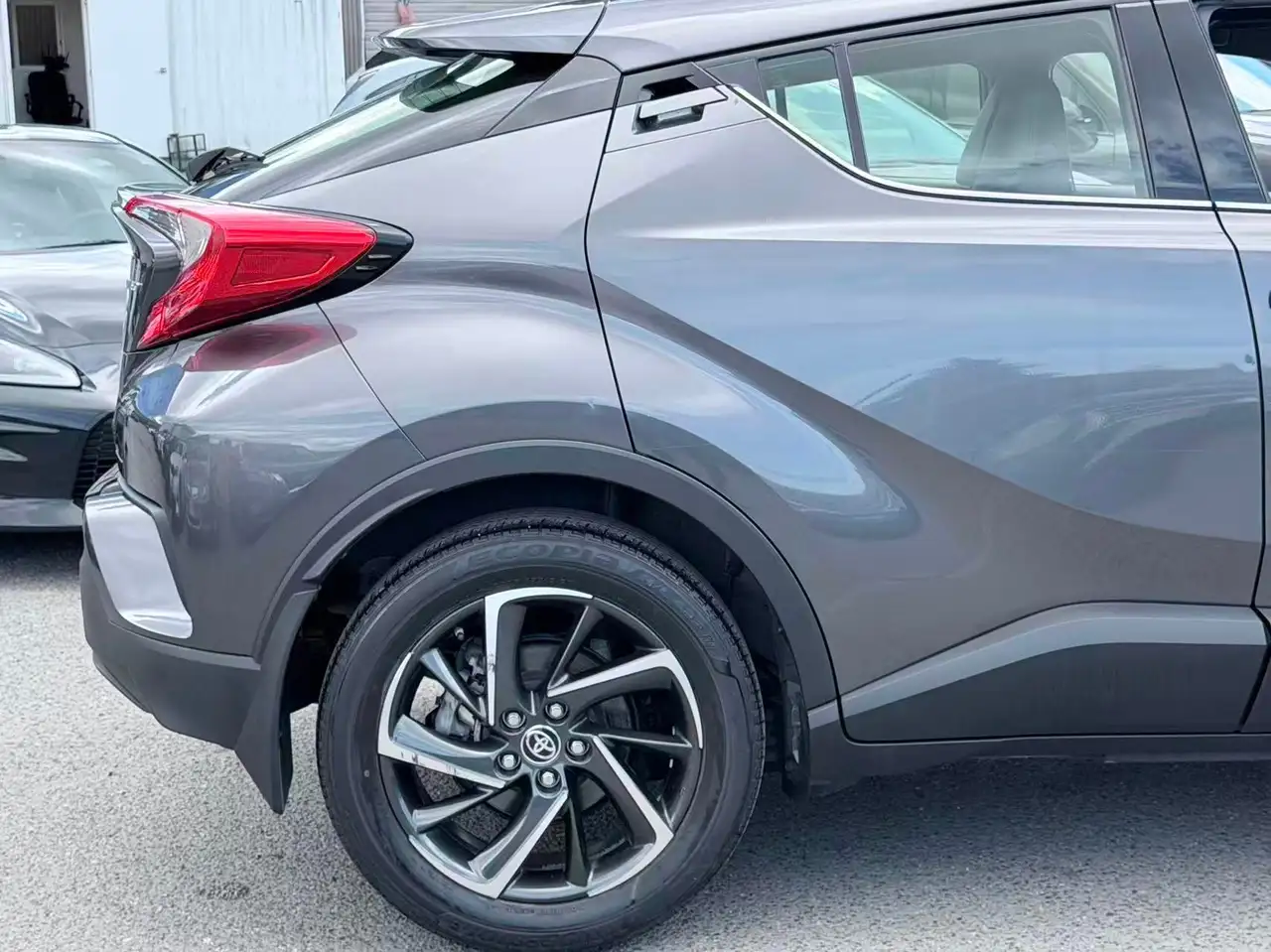 Toyota C-HR fotografie Toyota C-HR