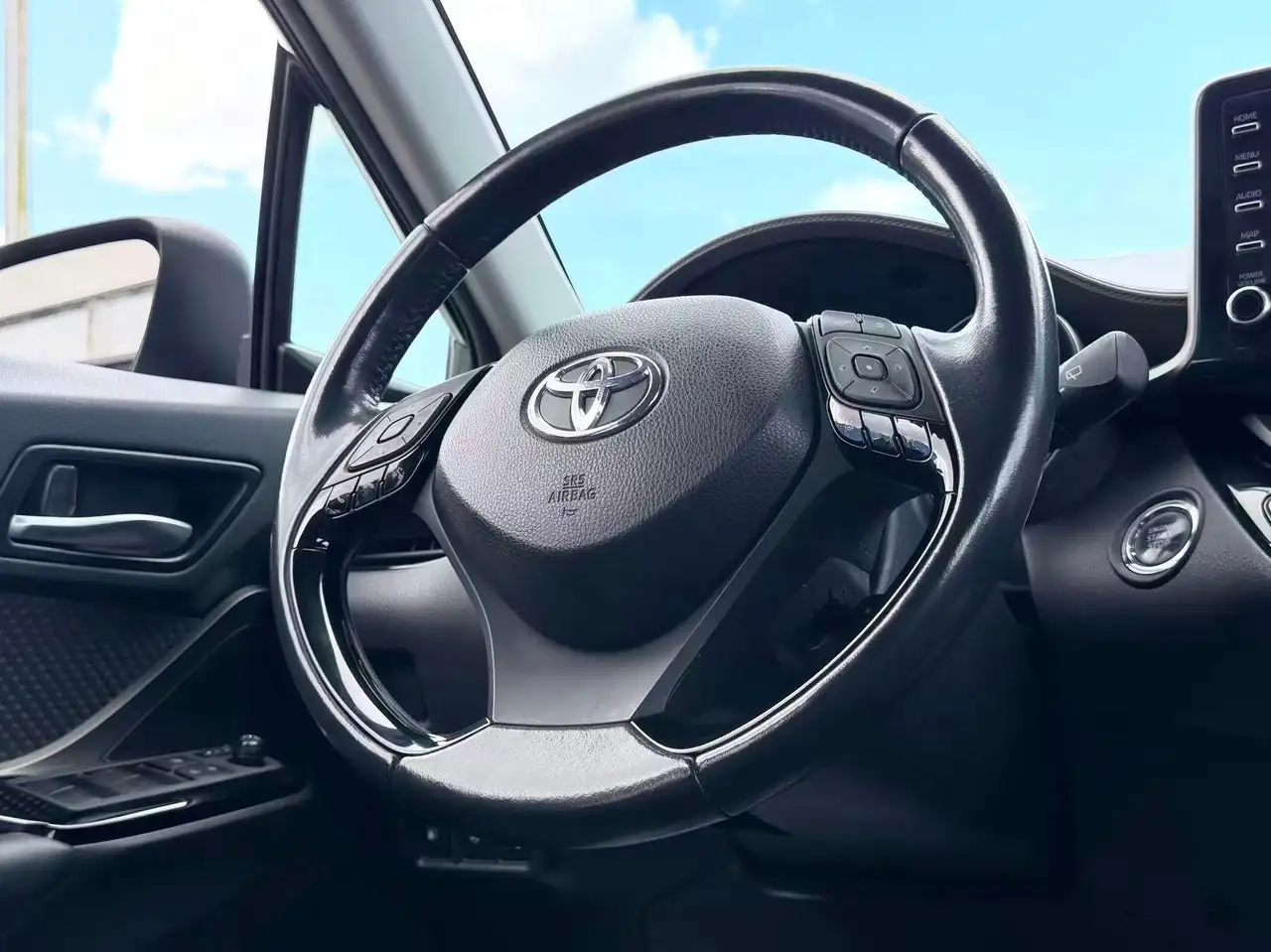 Toyota C-HR fotografie Toyota C-HR