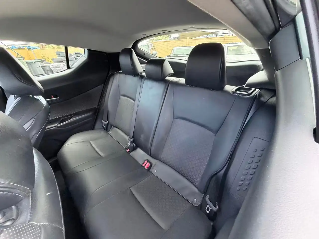 Toyota C-HR fotografie Toyota C-HR